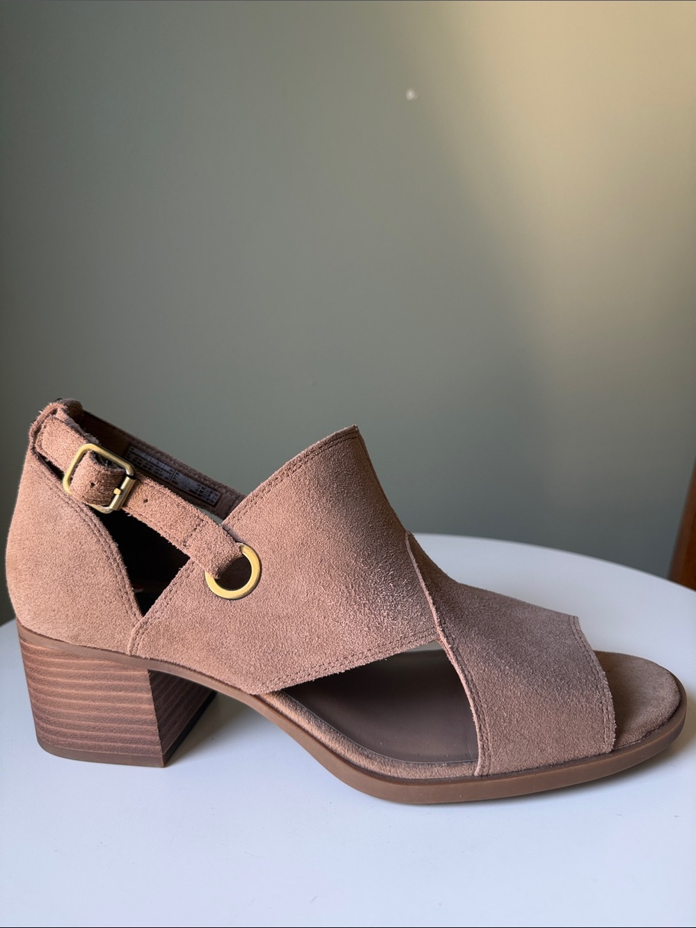 Koolaburra by UGG Suede Block Heel Sandals Ortholite Comfort open toe Adjustable